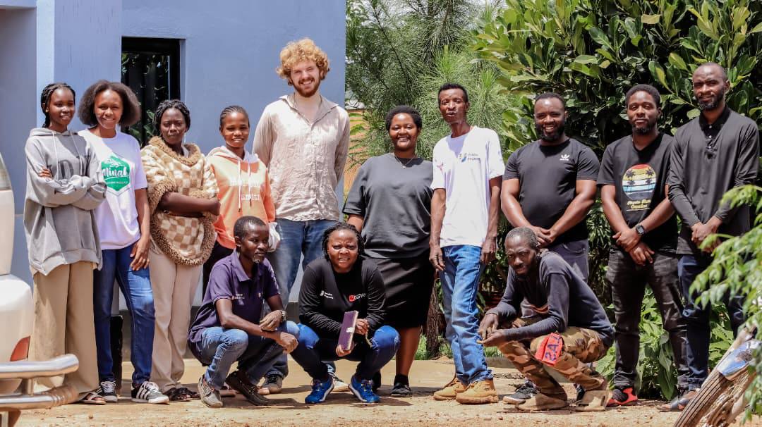 Unidos team celebrating 6 years