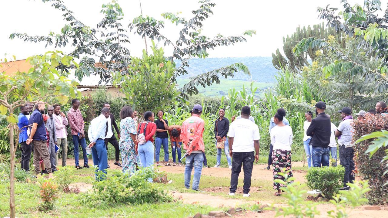 Outdoor training session at Unidos